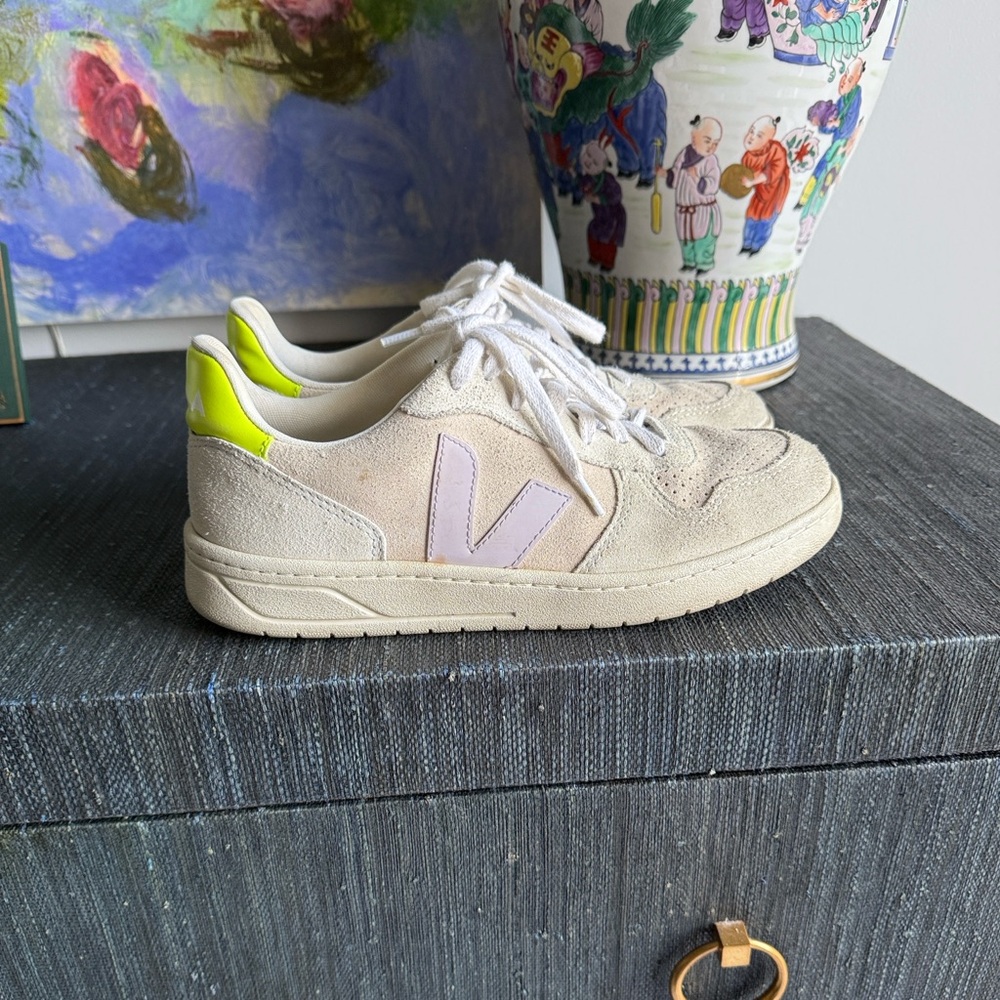 Veja Women's Cream and Neon Yellow Sneakers